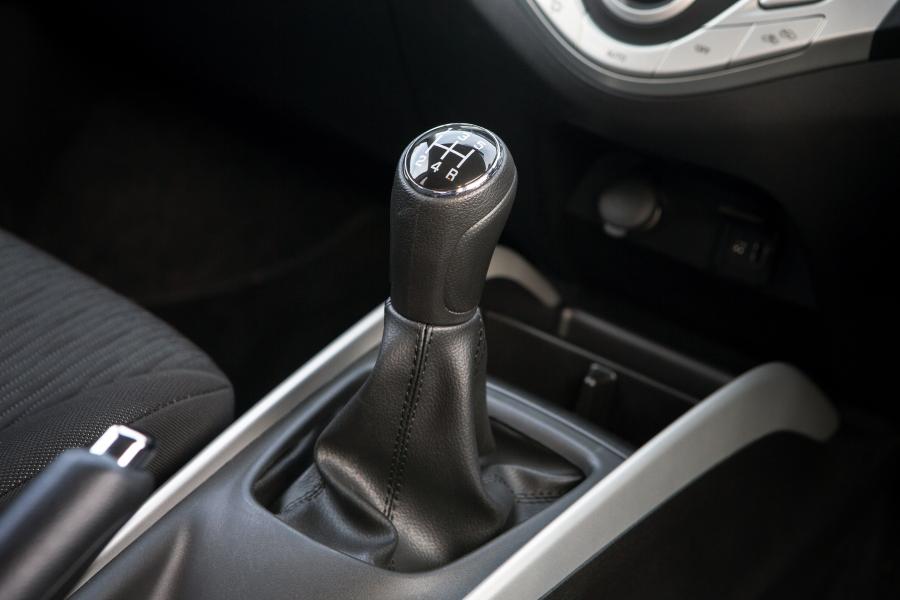Детали интерьера Suzuki Baleno 2016 года  (UK) (фото 64 из 88)